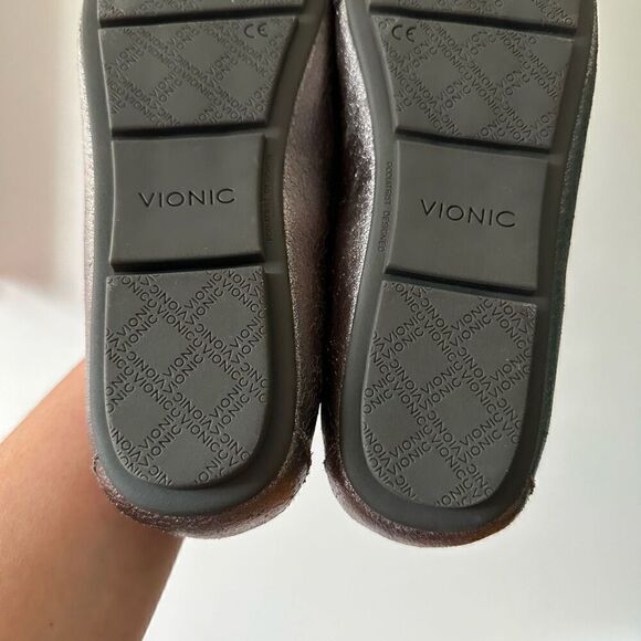 Vionic Women’s Debbie Metallic Pewter Leather Slip on Driving Loafer - Picture 9 of 11